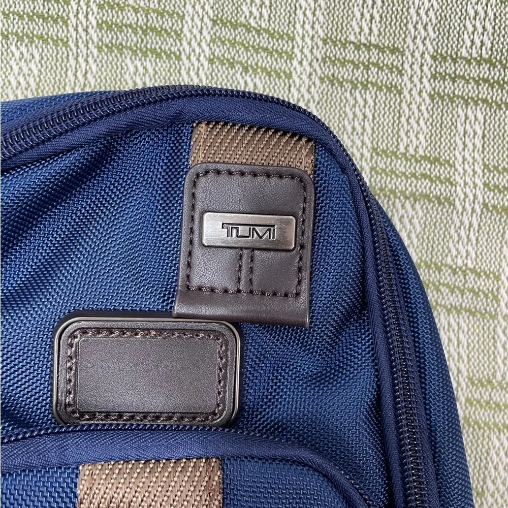 🌺 Tumi Alpha Bravo Compact Shoulder Bag|Chest Pack